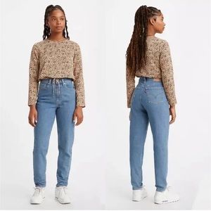 Levi’s High Waisted Taper in Med-Light Wash